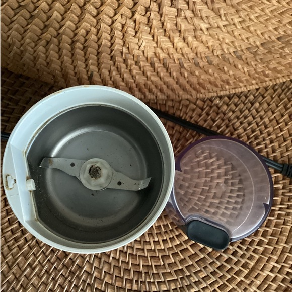 BRAUN aromatic coffee bean grinder mill EUC spices seeds nuts self storing cord - Picture 5 of 6